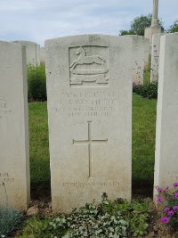 Bagneux British Cemetery Gezaincourt - Crompton, Charles Reginald