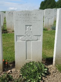 Bagneux British Cemetery Gezaincourt - Crowther, Walter