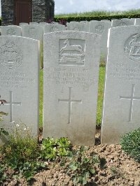 Bagneux British Cemetery Gezaincourt - Cummings, Thomas Rayner