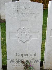 Bagneux British Cemetery Gezaincourt - Curtis, Harry