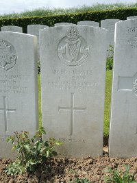 Bagneux British Cemetery Gezaincourt - Daw, C E