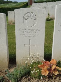 Bagneux British Cemetery Gezaincourt - Dawson, George Ernest