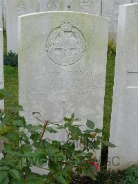 Bagneux British Cemetery Gezaincourt - Dean, J