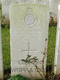 Bagneux British Cemetery Gezaincourt - Denyer, P W