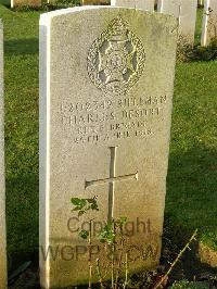 Bagneux British Cemetery Gezaincourt - Desort, Charles