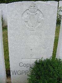 Bagneux British Cemetery Gezaincourt - Dolan, William