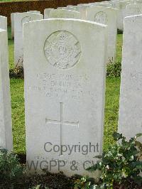 Bagneux British Cemetery Gezaincourt - Douglas, Donald