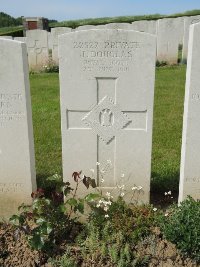 Bagneux British Cemetery Gezaincourt - Douglas, J