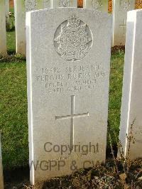 Bagneux British Cemetery Gezaincourt - Duers, Fergus