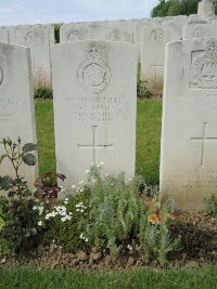 Bagneux British Cemetery Gezaincourt - Duke, Godfrey Charles