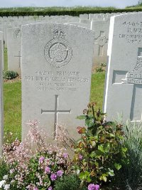 Bagneux British Cemetery Gezaincourt - Edwards, Arthur Charles