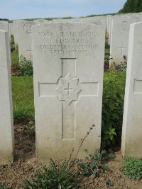 Bagneux British Cemetery Gezaincourt - Edwards, J