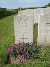 Bagneux British Cemetery Gezaincourt - Elks, G H