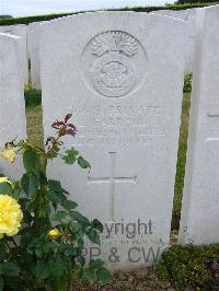 Bagneux British Cemetery Gezaincourt - Farrell, Lawrence