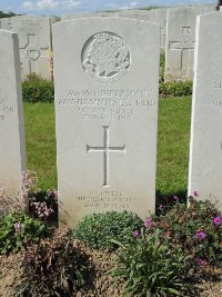 Bagneux British Cemetery Gezaincourt - Field, Roy Hammersley