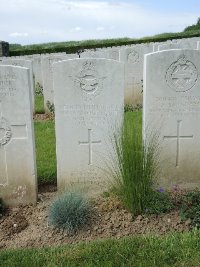 Bagneux British Cemetery Gezaincourt - Fleet, John George