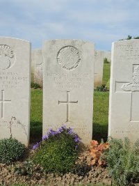 Bagneux British Cemetery Gezaincourt - Fraser, Ian