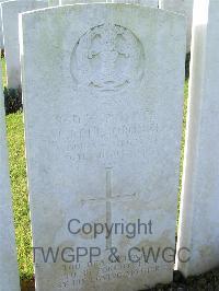 Bagneux British Cemetery Gezaincourt - Freeborough, Mallinson