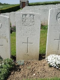 Bagneux British Cemetery Gezaincourt - Frith, George William