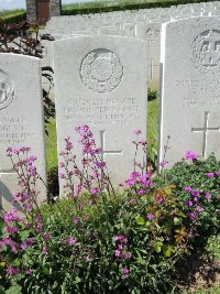 Bagneux British Cemetery Gezaincourt - Frost, Francis Percy