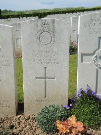 Bagneux British Cemetery Gezaincourt - Gaby, C J