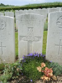 Bagneux British Cemetery Gezaincourt - Gadd, William Arthur