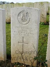 Bagneux British Cemetery Gezaincourt - Gair, G