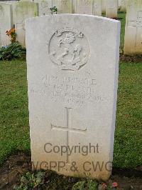 Bagneux British Cemetery Gezaincourt - Garland, W