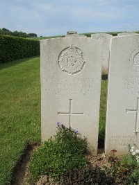 Bagneux British Cemetery Gezaincourt - Garlike, Geoffrey Leonard