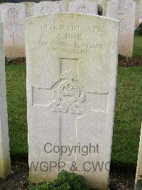 Bagneux British Cemetery Gezaincourt - Gee, A