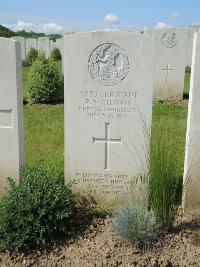 Bagneux British Cemetery Gezaincourt - Gilham, Robert William