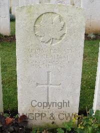 Bagneux British Cemetery Gezaincourt - Graham, Roy Eugene