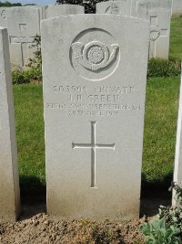 Bagneux British Cemetery Gezaincourt - Green, J B