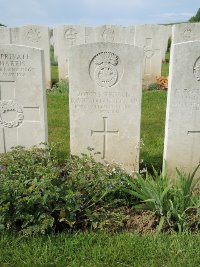 Bagneux British Cemetery Gezaincourt - Griffiths, David John