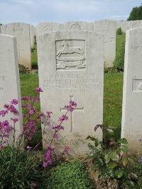 Bagneux British Cemetery Gezaincourt - Grubb, Sidney Edwin