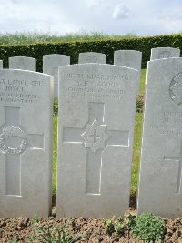 Bagneux British Cemetery Gezaincourt - Haddon, H E