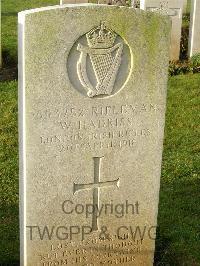 Bagneux British Cemetery Gezaincourt - Hadkiss, William