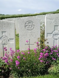 Bagneux British Cemetery Gezaincourt - Hall, R