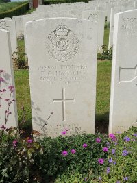 Bagneux British Cemetery Gezaincourt - Harding, F G