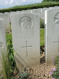 Bagneux British Cemetery Gezaincourt - Harper, Harry James