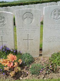 Bagneux British Cemetery Gezaincourt - Harris, Thomas Ernest