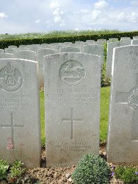 Bagneux British Cemetery Gezaincourt - Harrison, George Victor