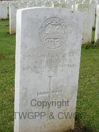 Bagneux British Cemetery Gezaincourt - Harrold, S