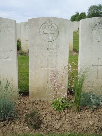 Bagneux British Cemetery Gezaincourt - Hart, John Sydney