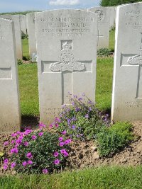 Bagneux British Cemetery Gezaincourt - Hayward, William Edward