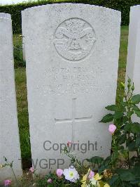 Bagneux British Cemetery Gezaincourt - Higgins, P