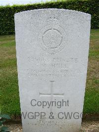 Bagneux British Cemetery Gezaincourt - Hull, Sidney William