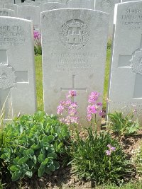 Bagneux British Cemetery Gezaincourt - Hunt, Horace William