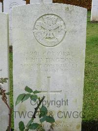 Bagneux British Cemetery Gezaincourt - Huntington, J