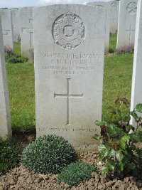 Bagneux British Cemetery Gezaincourt - Hyde, Charles Howard Thomas